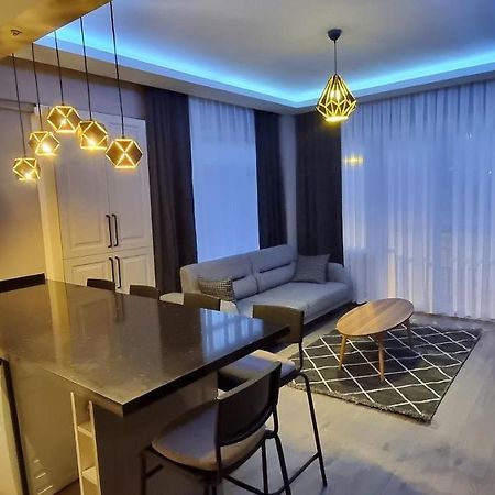 Tam Merkezde Yepyeni Bir Daire Istanbul Exterior foto
