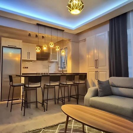 Tam Merkezde Yepyeni Bir Daire Istanbul Exterior foto