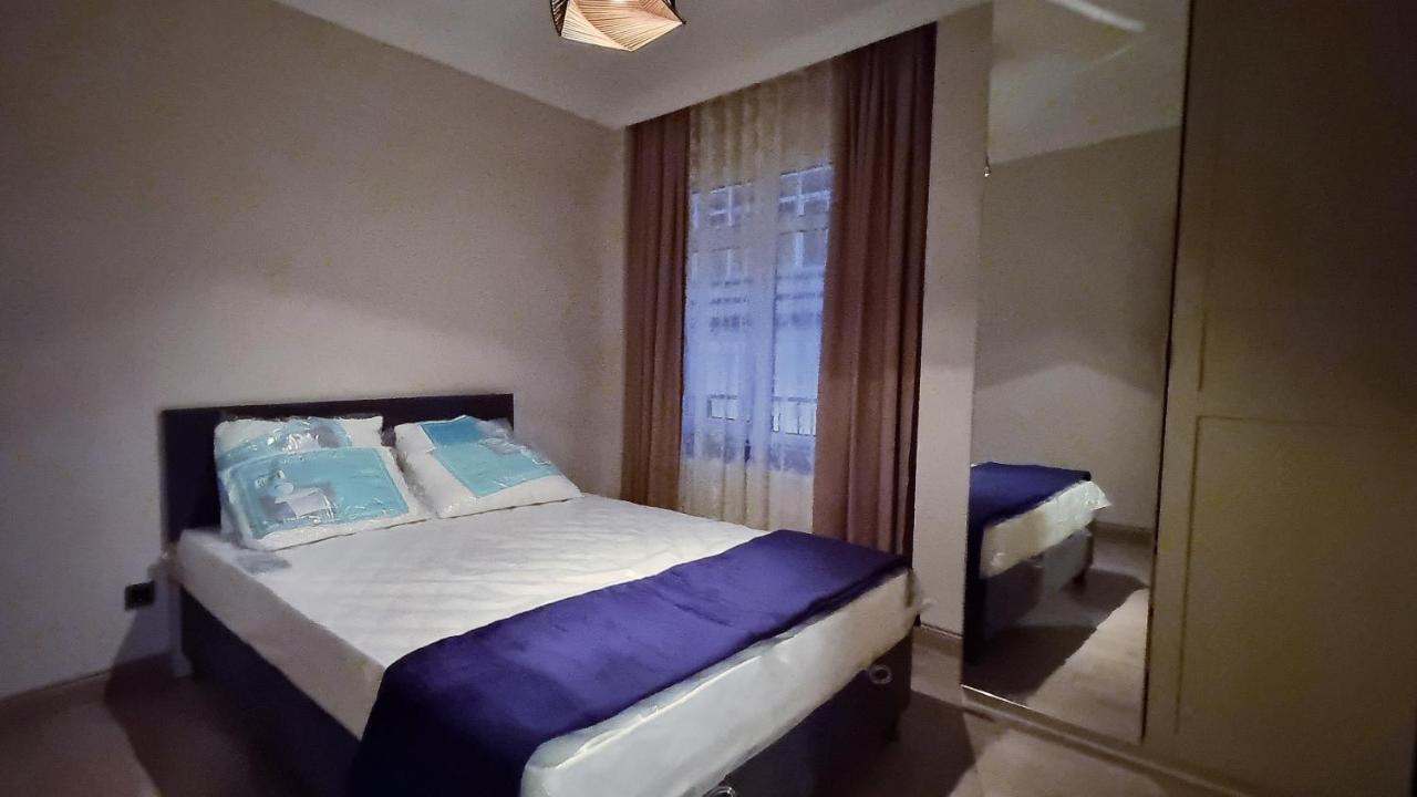 Tam Merkezde Yepyeni Bir Daire Istanbul Exterior foto